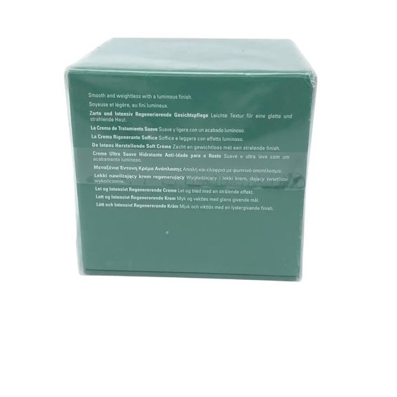 LA MER The Moisturizing Soft Cream 2 oz. 60ml - Picture 2 of 3